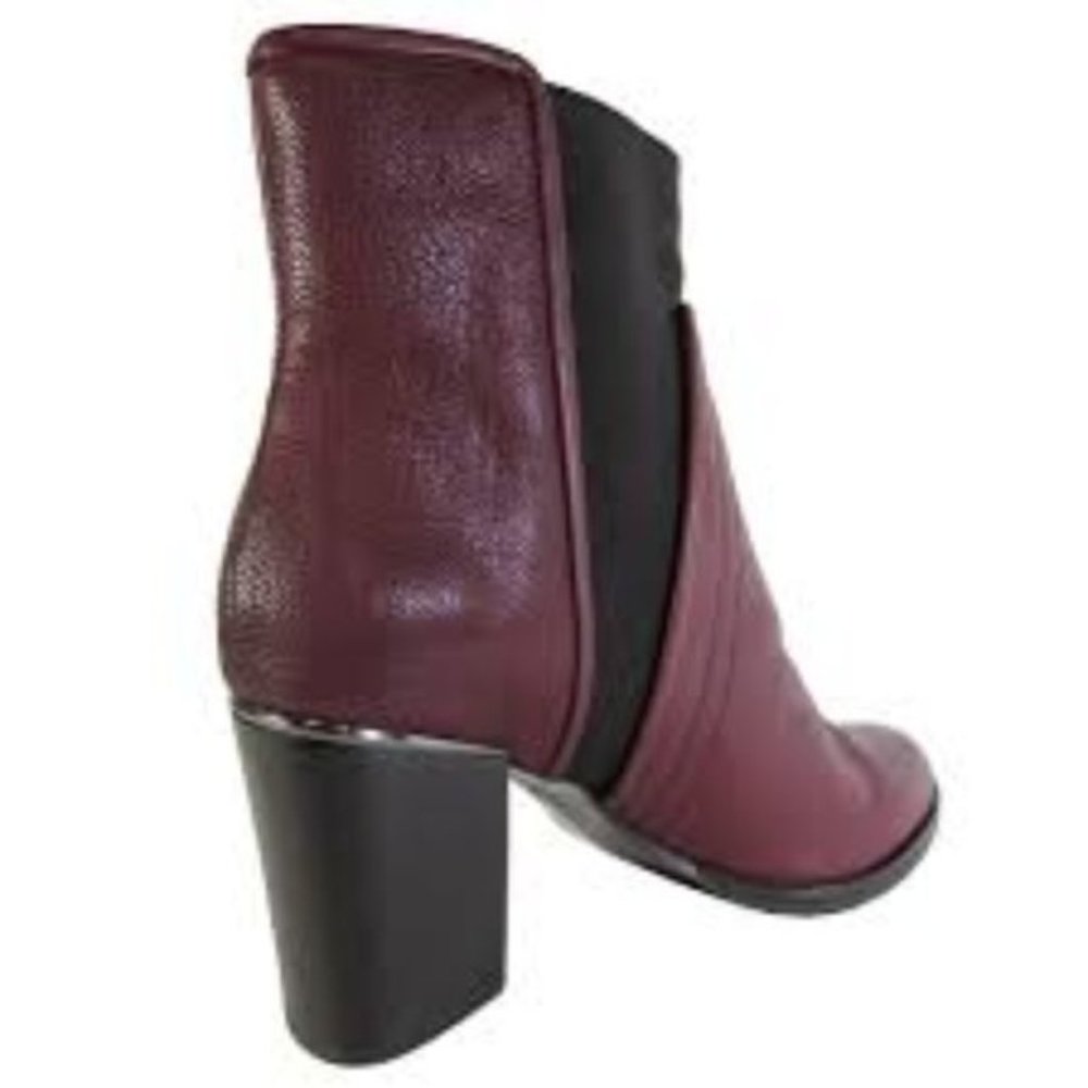Kenneth Cole Lowe Women's Chelsea Boot - Picture 2 of 4